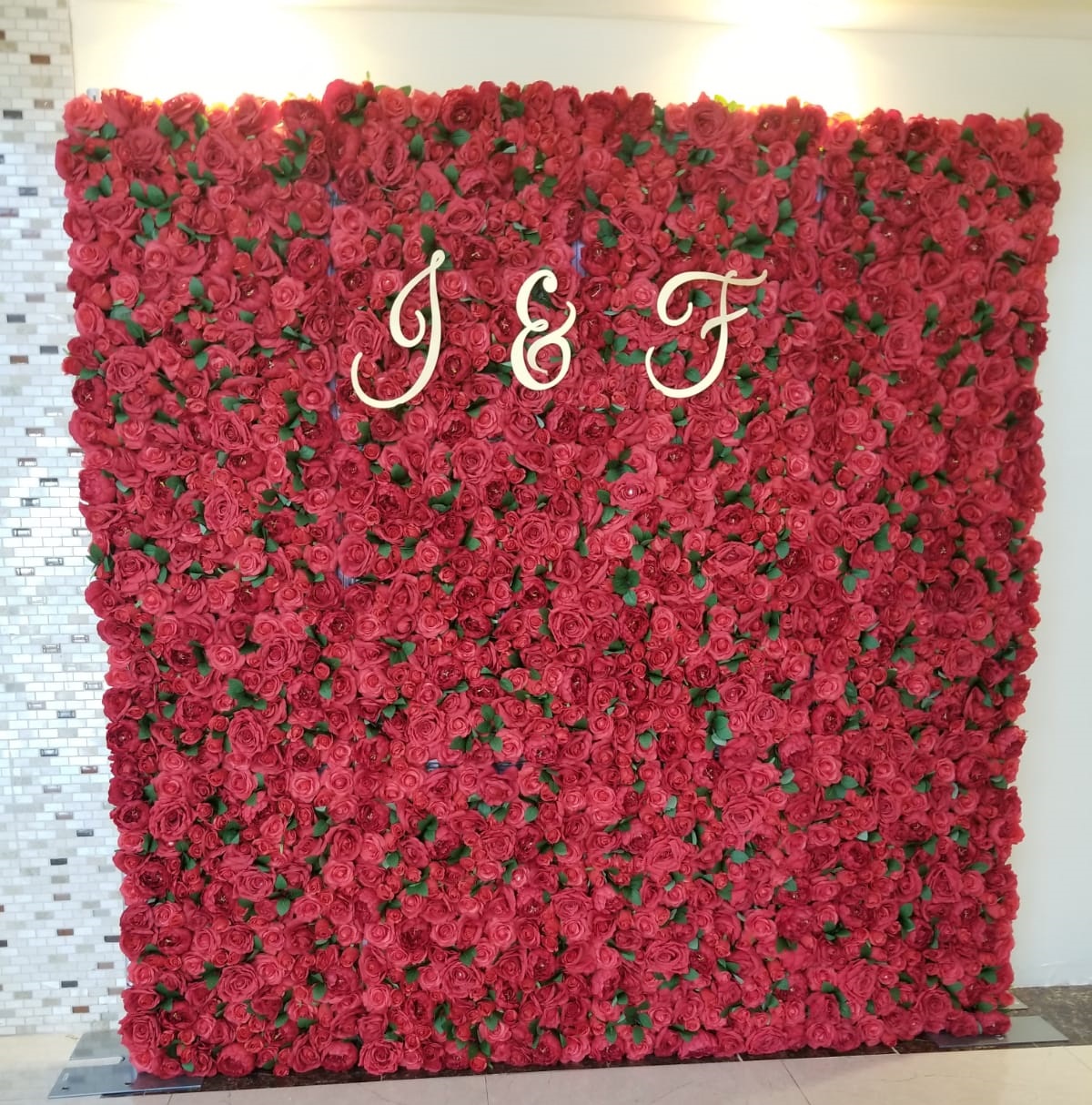 Red rose flower wall