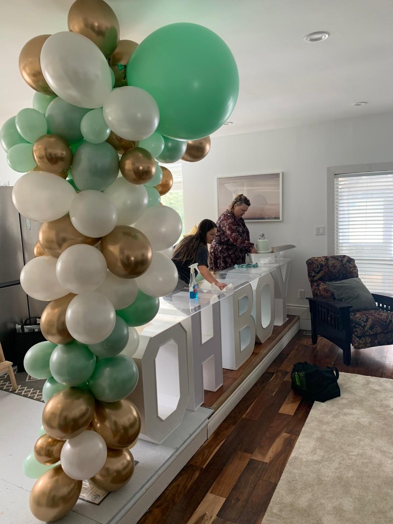 Balloon garlands with marquee table